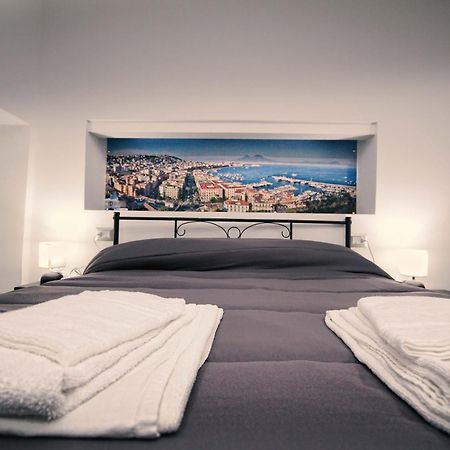 Almat Domus Lägenhet Neapel Rum bild